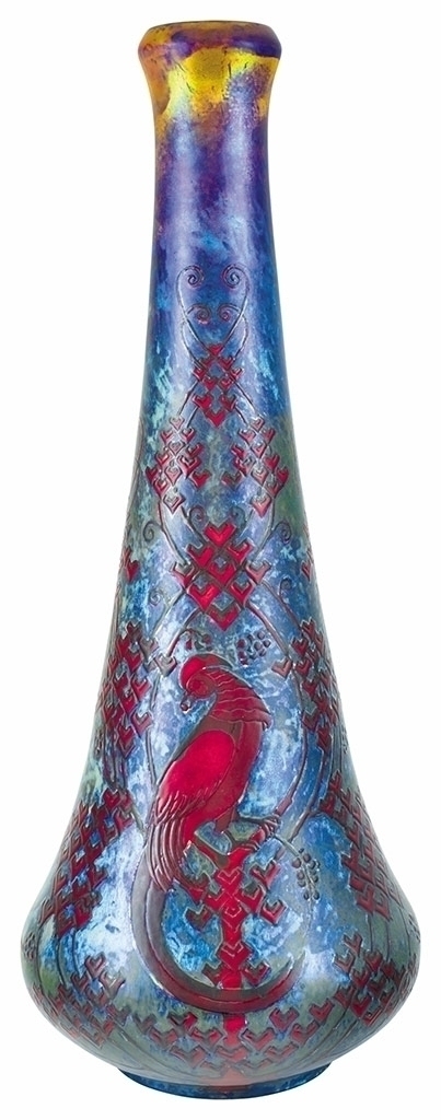 Zsolnay Váza, paradicsommadaras díszítménnyel, 1911