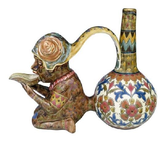 Zsolnay Mexican vessel with stylized plant ornaments, Zsolnay, around 1884, restored