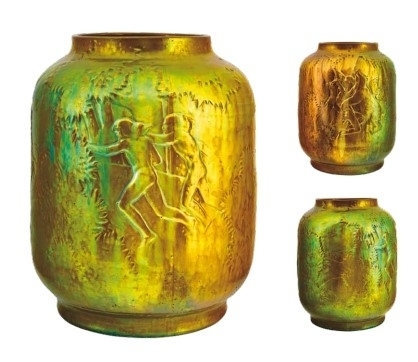 Zsolnay Nagy váza, vadászjelenetes, domborműves ábrákkal, 1920-as évek