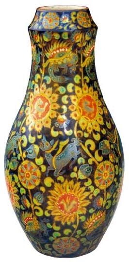Zsolnay Vase with a Persian 'dragon' decoration, around 1903