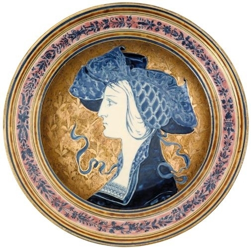 Zsolnay Ornamental plate with female portrait, Zsolnay, 1880s Decoration design: Ármin Klein