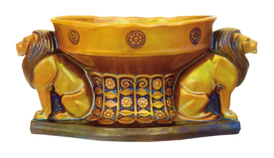 Zsolnay Dish with lions, Zsolnay