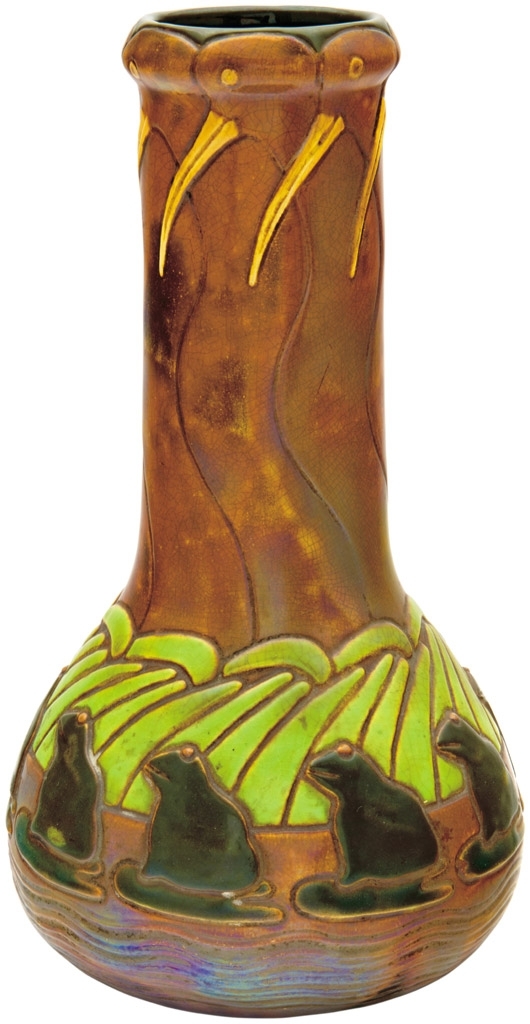 Zsolnay Vase with strok and frog decor, Zsolnay, 1905