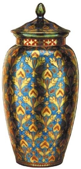 Zsolnay Vase with cover, Zsolnay, around 1902, Renaissance carpet motif