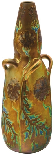 Zsolnay Négyfülű váza, körbefutó virágdíszítéssel, Zsolnay, 1900